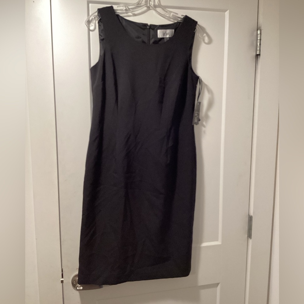 NWTโ Le Suit Size 4 Sleeveless Sheath Dress